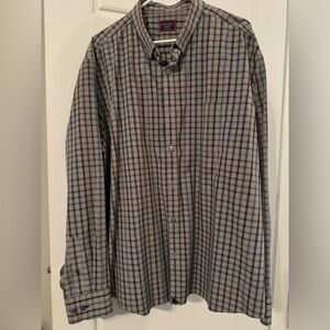 Untuckit men’s dress shirt